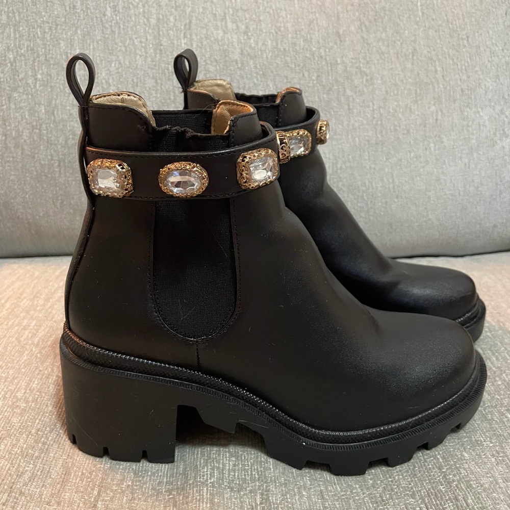 Steve Madden Women’s Amulet Ankle Boots